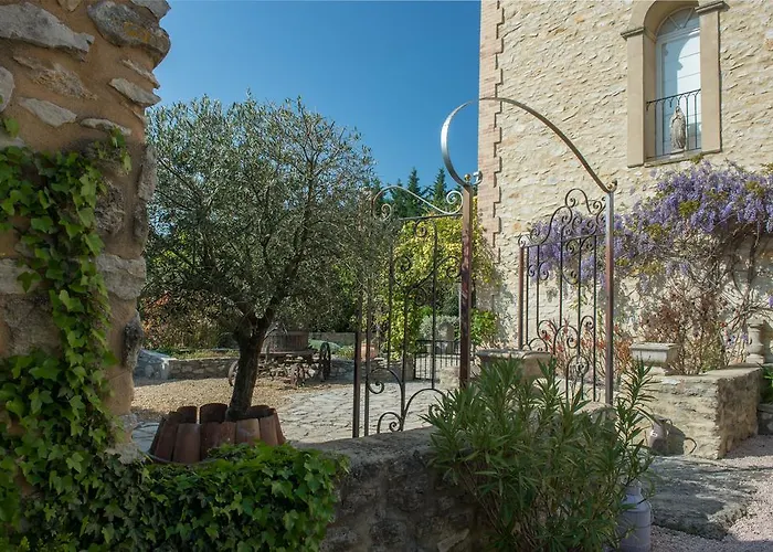 Les Carmes And Spa